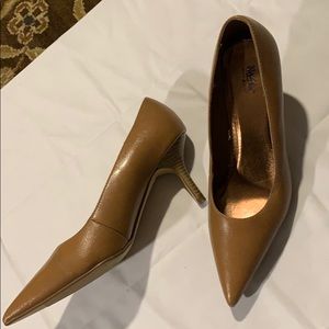 Brown 3 in heels, excellent condition